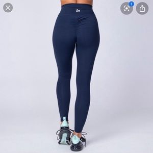 High-waisted muscle nation scrunch bum legging